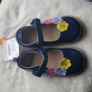 Gymboree girls size 8 shoes.